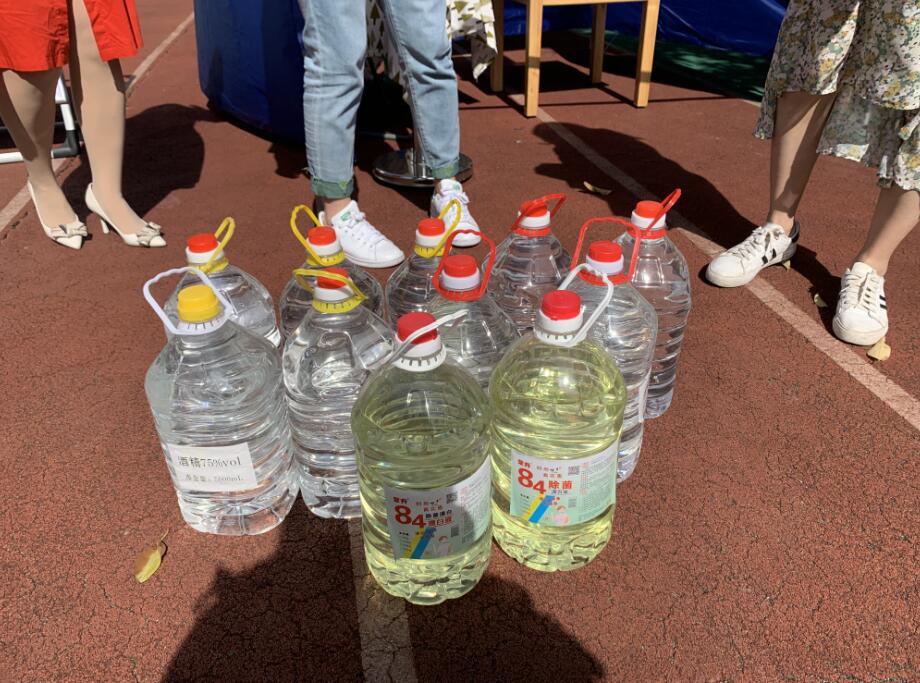 愛心捐贈不為名，疫情防控顯溫情