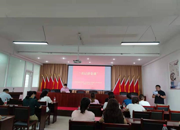 廉潔黨課溫黨恩 時(shí)代青年跟黨走